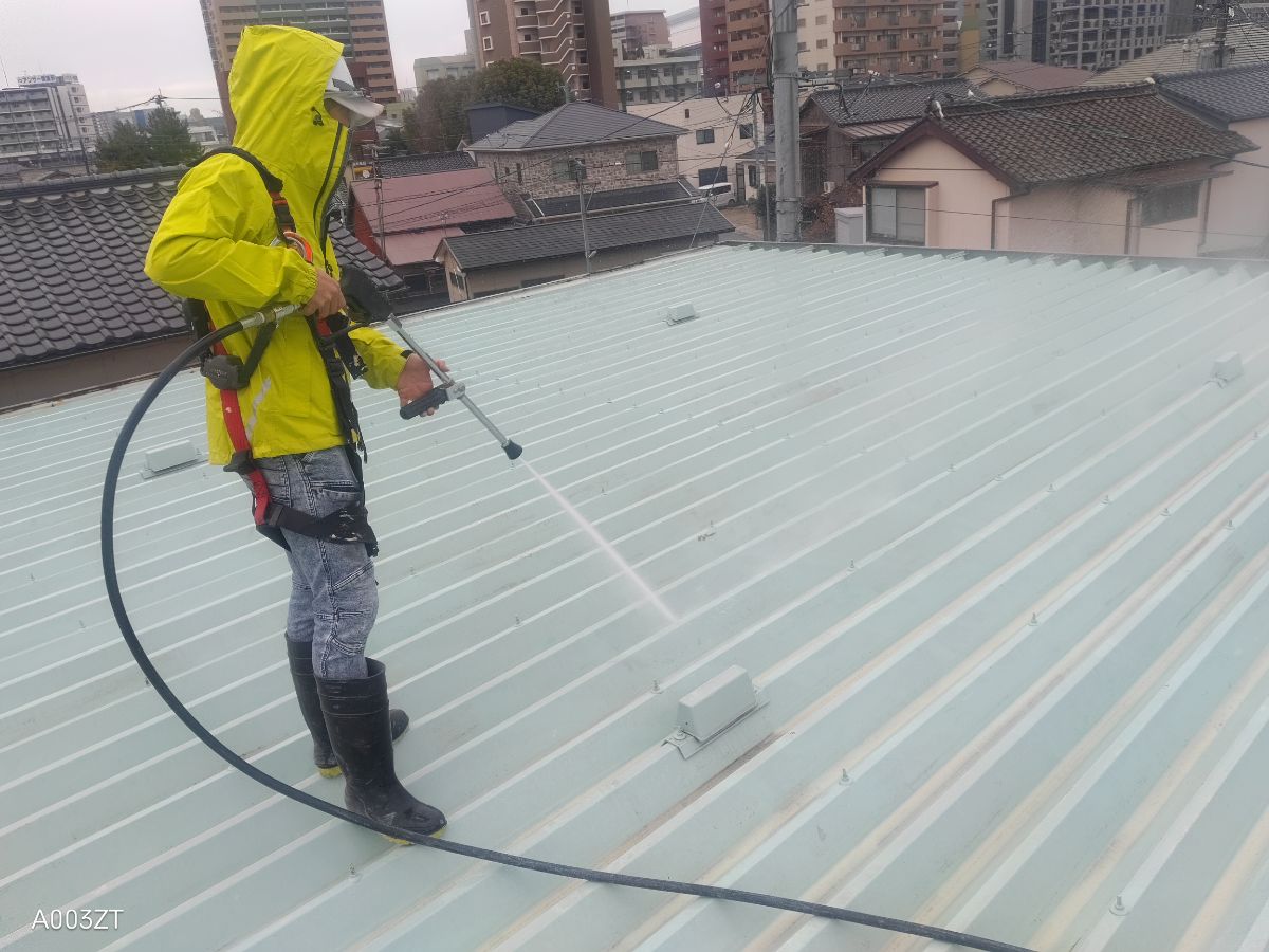 【工事2日目】北九州市小倉北区片野:N様 屋根塗装 及び その他塗装工事