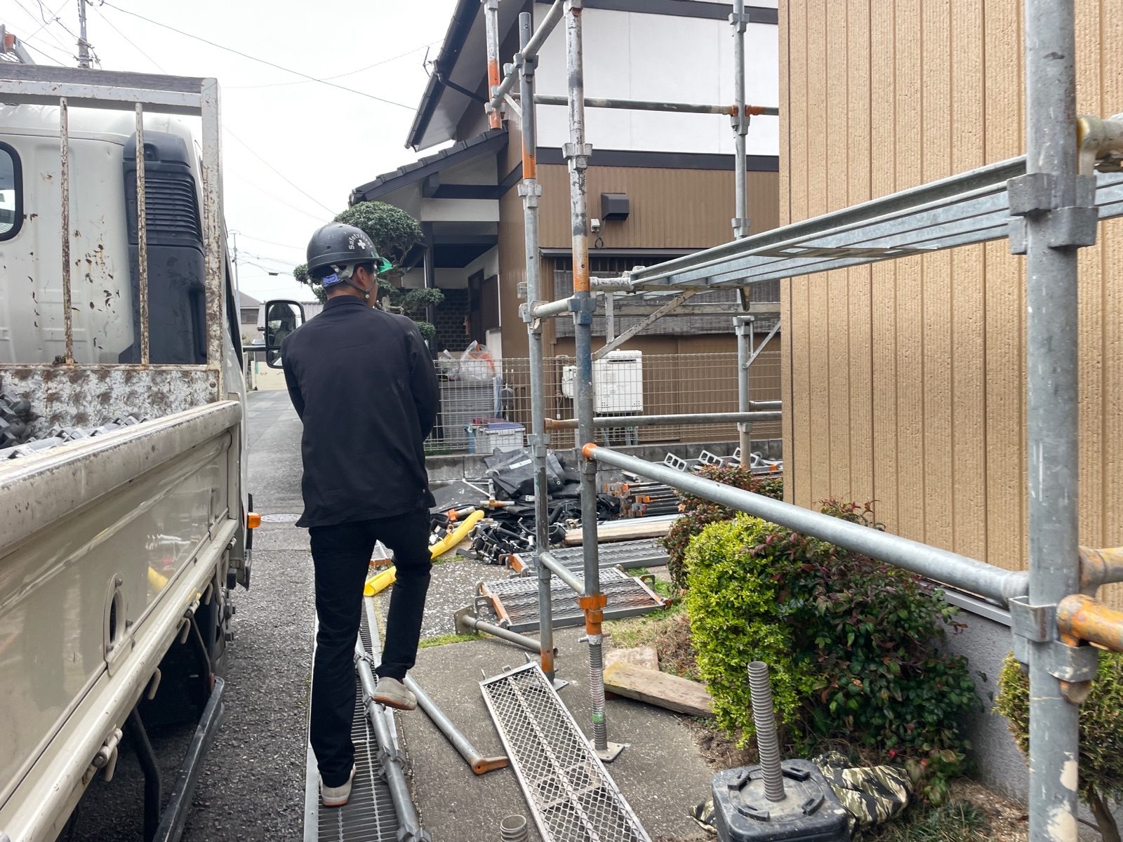 【工事1日目】北九州市小倉北区篠崎:K様 外壁塗装・屋根塗装 及び その他塗装工事