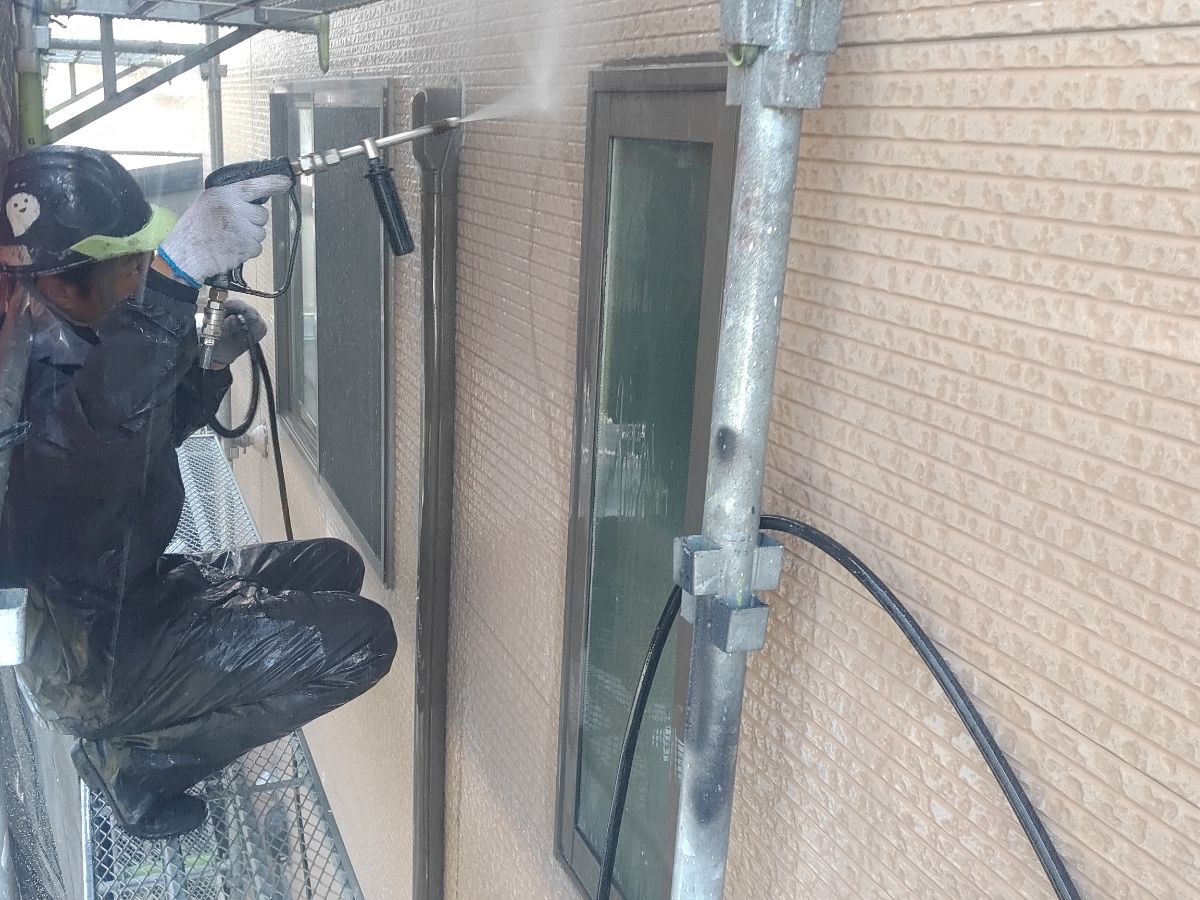 【工事2日目】北九州市小倉北区:M様 外壁塗装・屋根塗装 及び その他塗装工事