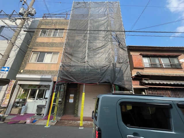 【工事1日目】八幡西区八千代：法人様　屋上塗装・外壁塗装及びその他塗装工事